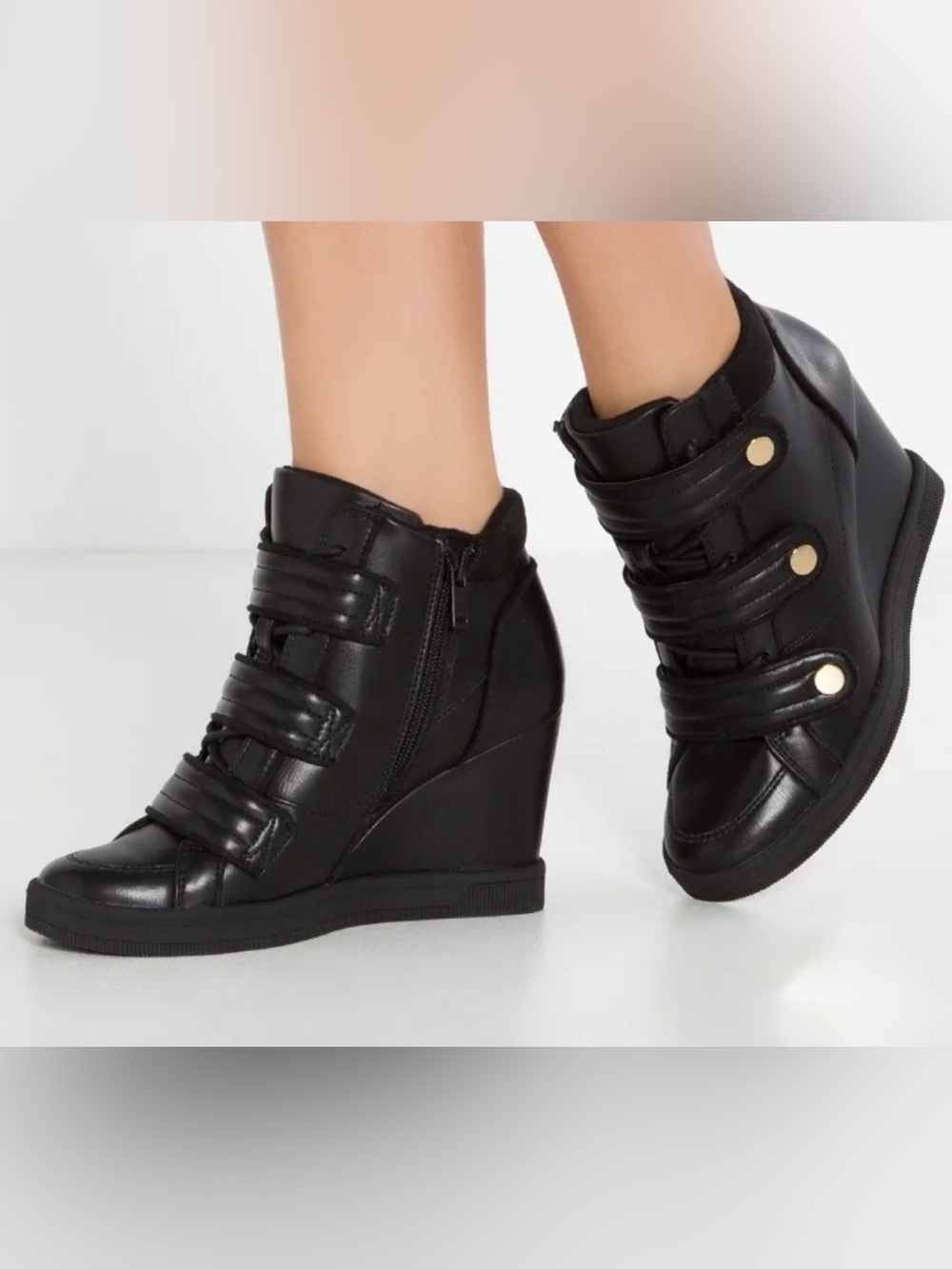 Aldo Ailia Black Leather Wedge Heeled Sneakers Trainers Gold Hardware Size 7.5